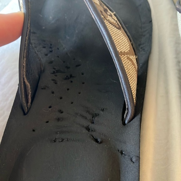 Coach: Black & Tan Janey (A8657) Signature C Sandals- 7- flaws - Picture 6 of 16